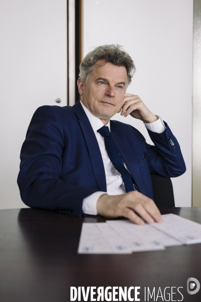 Portrait de fabien roussel, secrétaire national du parti communiste français.