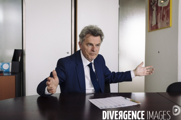 Portrait de fabien roussel, secrétaire national du parti communiste français.