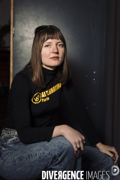 Portrait de mathilde caillard alias «mc danse pour le climat», militante et activiste pour le climat.