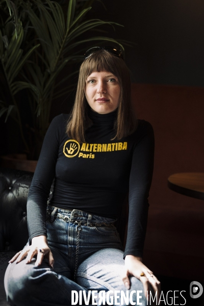 Portrait de mathilde caillard alias «mc danse pour le climat», militante et activiste pour le climat.