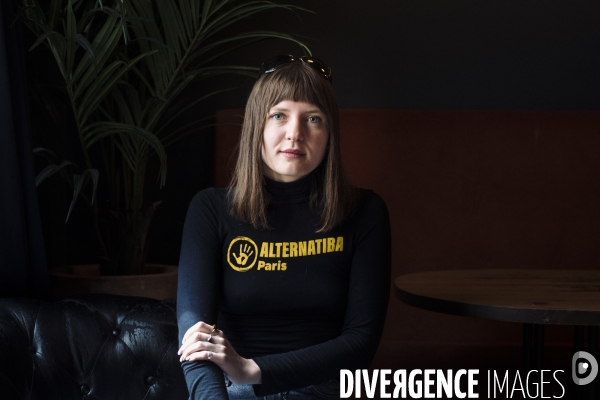 Portrait de mathilde caillard alias «mc danse pour le climat», militante et activiste pour le climat.