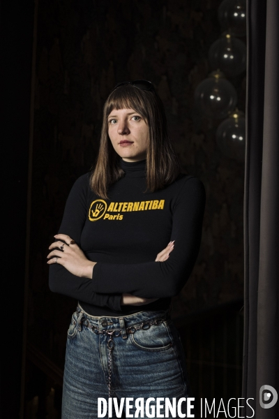 Portrait de mathilde caillard alias «mc danse pour le climat», militante et activiste pour le climat.