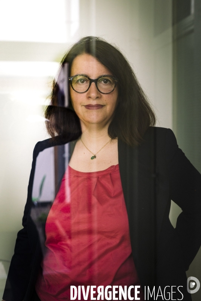 Portrait de cécile duflot, directrice générale de l ong oxfam france.