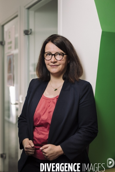 Portrait de cécile duflot, directrice générale de l ong oxfam france.