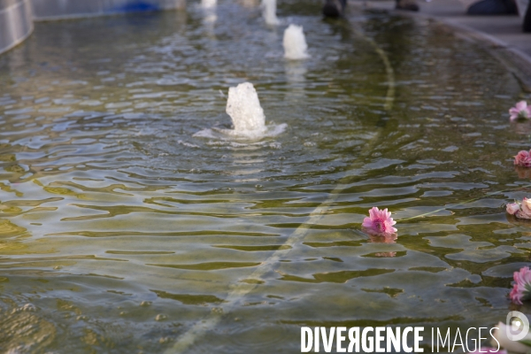 Hommage aux victimes du naufrage en Grèce. 