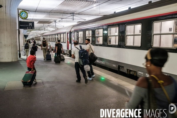 Train de nuit entre Paris et Lourdes