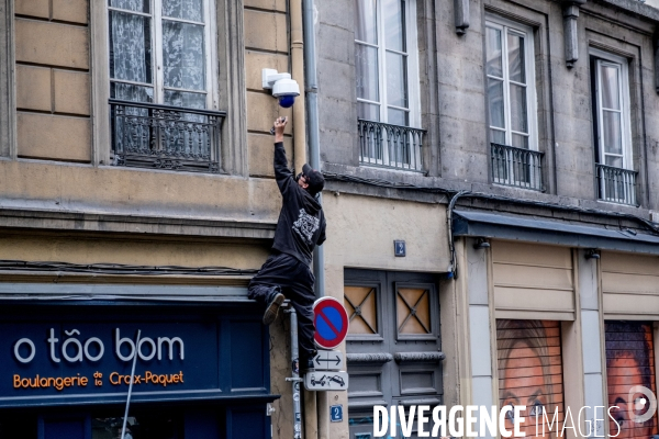 Nuit d emeute à Vaulx-en-Velin et Lyon après la mort de Nahel.
