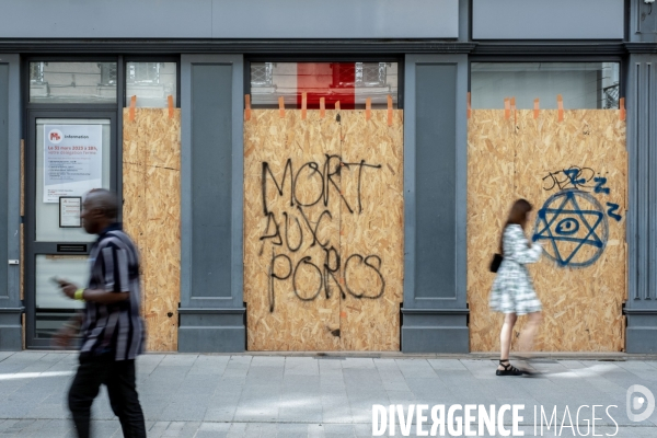 Lyon : Devantures de magasins protégées suite aux emeutes après la mort de Nahel.