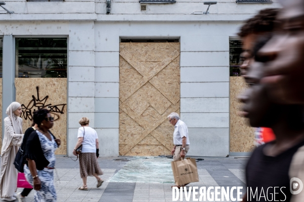 Lyon : Devantures de magasins protégées suite aux emeutes après la mort de Nahel.