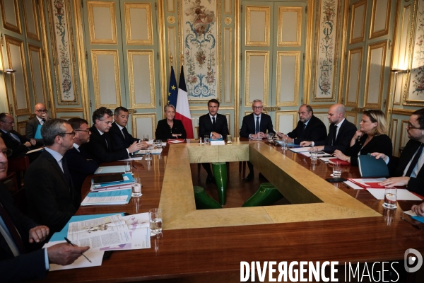 Cellule de crise a l elysee 