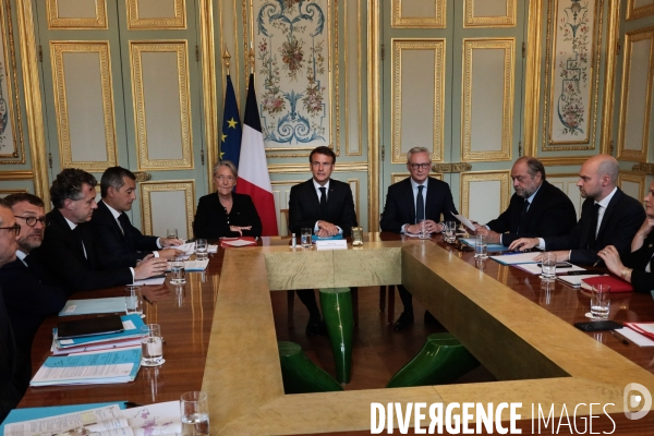 Cellule de crise a l elysee 