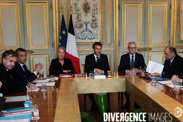 Cellule de crise a l elysee 