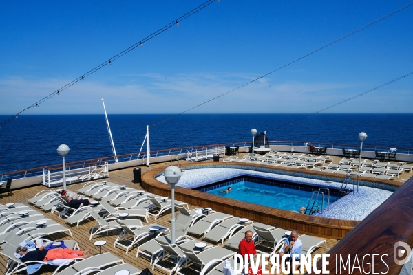 Croisiére inaugurale du Renaissance, paquebot de l armateur français CFC