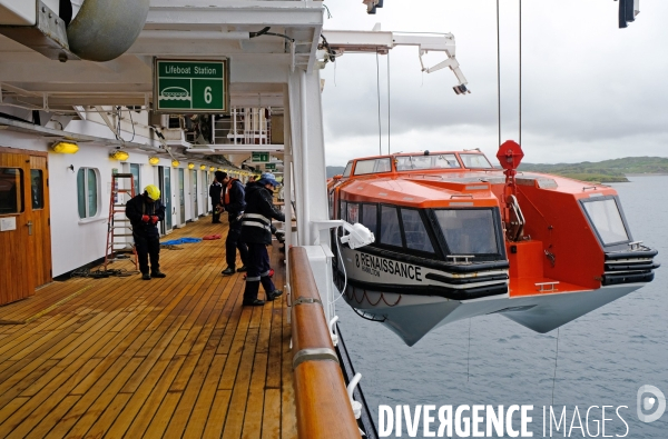 Croisiére inaugurale du Renaissance, paquebot de l armateur français CFC