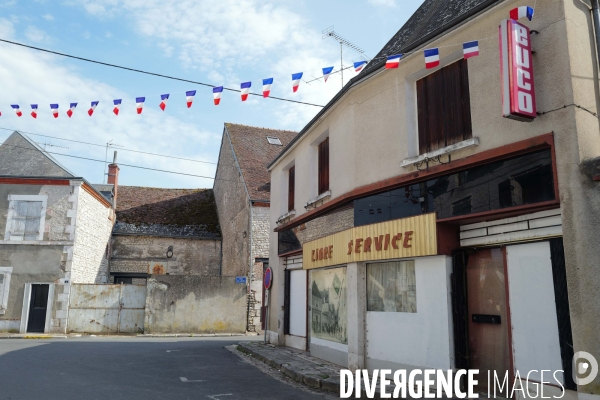 Fermeture des commerces de proximité en province