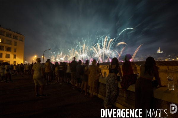 Feux d artifices du 14 juillet à Marseille