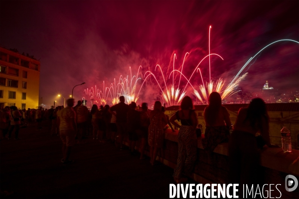 Feux d artifices du 14 juillet à Marseille