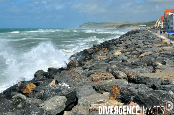 L  erosion du trait de cote dans la baie de Wissant