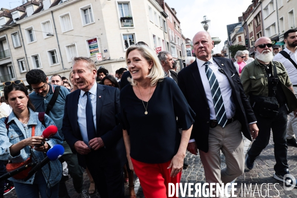 Marine le pen a beauvais