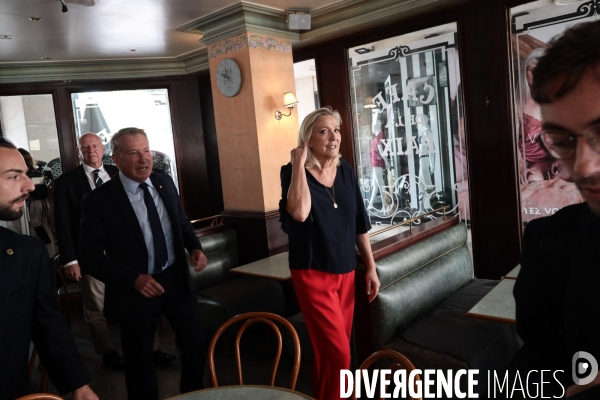 Marine le pen a beauvais