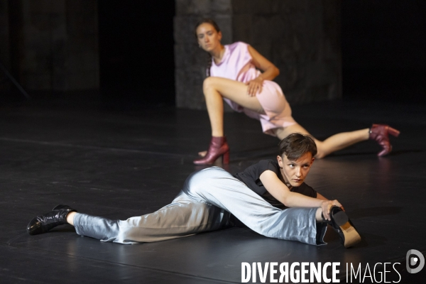 BLACK LIGHTS de  Mathilde Monnier