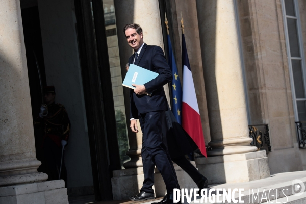 Conseil des ministres du nouveau gouvernement borne