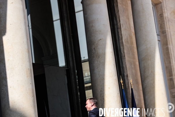 Conseil des ministres du nouveau gouvernement borne