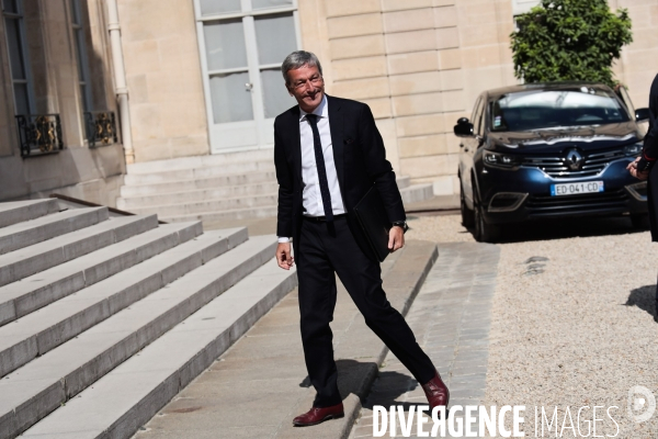 Conseil des ministres du nouveau gouvernement borne