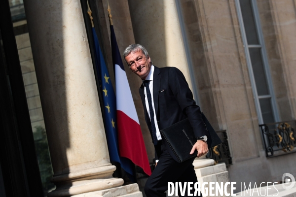 Conseil des ministres du nouveau gouvernement borne