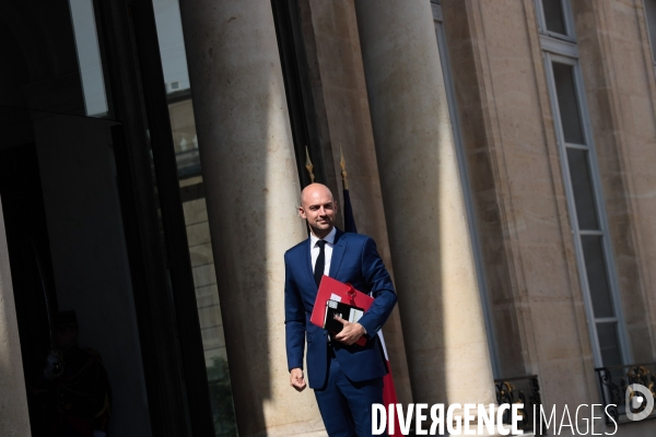 Conseil des ministres du nouveau gouvernement borne