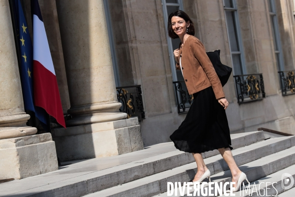 Conseil des ministres du nouveau gouvernement borne