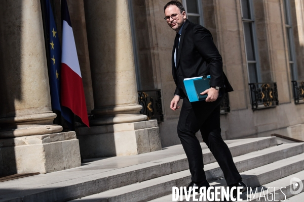 Conseil des ministres du nouveau gouvernement borne