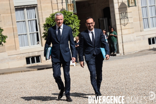 Conseil des ministres du nouveau gouvernement borne