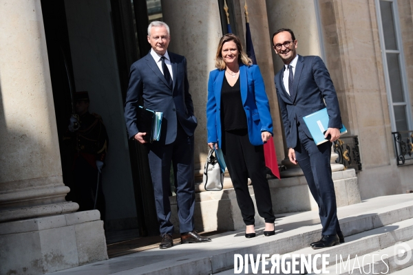 Conseil des ministres du nouveau gouvernement borne