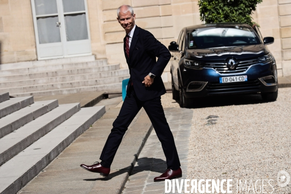 Conseil des ministres du nouveau gouvernement borne