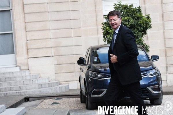 Conseil des ministres du nouveau gouvernement borne