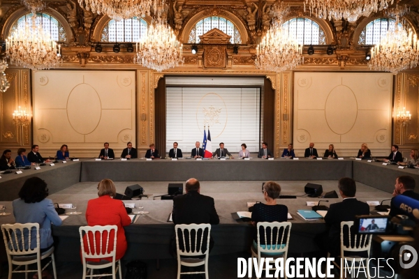 Conseil des ministres du nouveau gouvernement borne