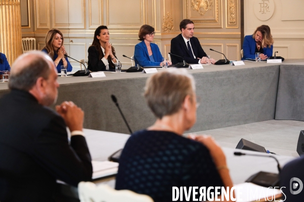 Conseil des ministres du nouveau gouvernement borne