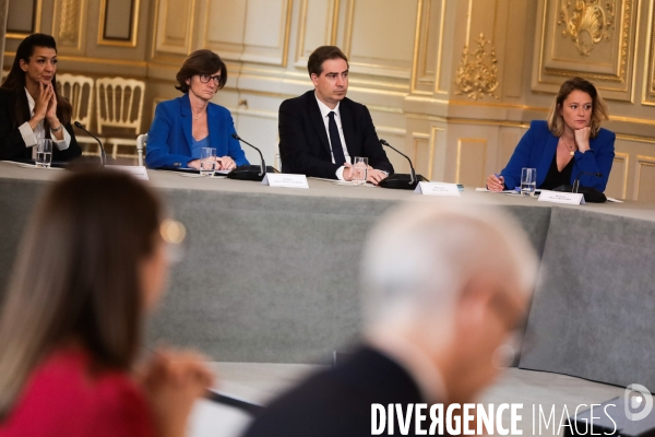 Conseil des ministres du nouveau gouvernement borne