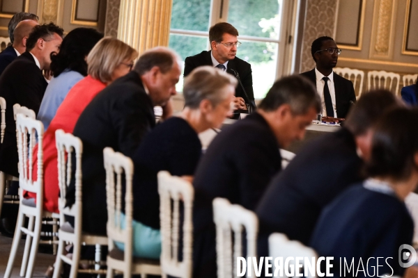 Conseil des ministres du nouveau gouvernement borne