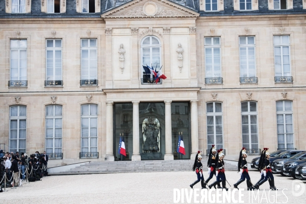 Conseil des ministres du nouveau gouvernement borne