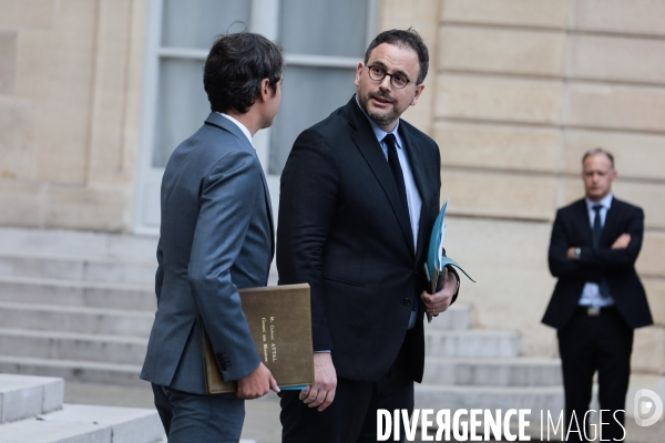 Conseil des ministres du nouveau gouvernement borne
