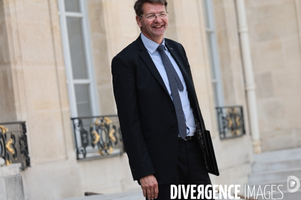 Conseil des ministres du nouveau gouvernement borne