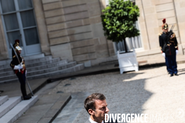 Conseil des ministres du nouveau gouvernement borne