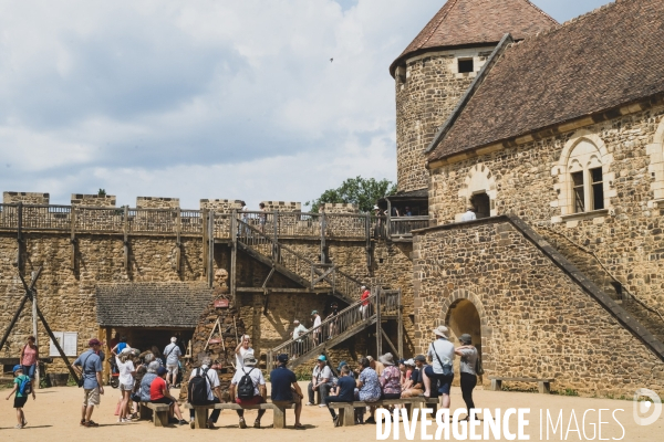 Guedelon: la construction d un chateau fort