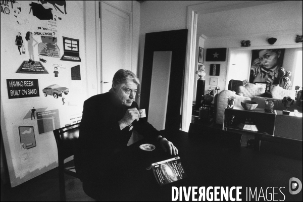 Pierre Cornette de Saint Cyr - Commissaire priseur ( 2004 )