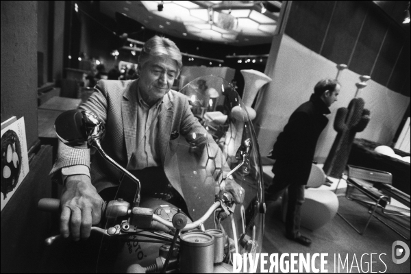 Pierre Cornette de Saint Cyr - Commissaire priseur ( 2004 )