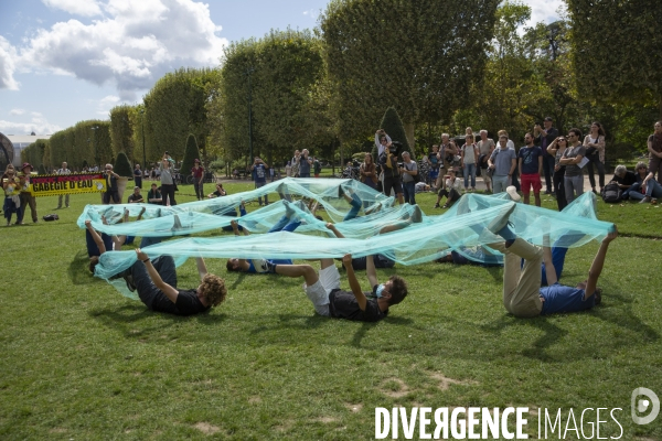 NO BASSARAN - Convoi de l eau à Paris 