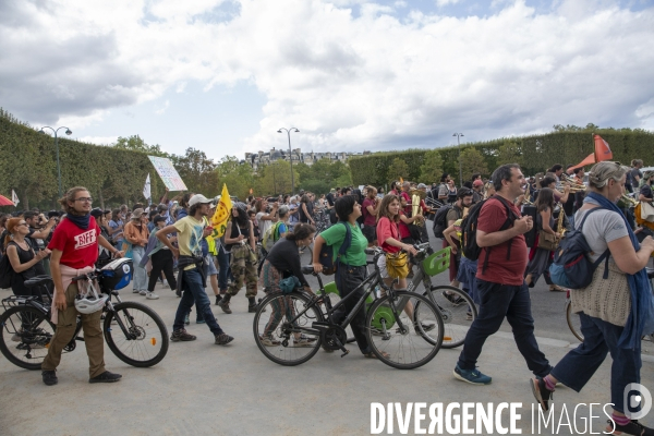 NO BASSARAN - Convoi de l eau à Paris 