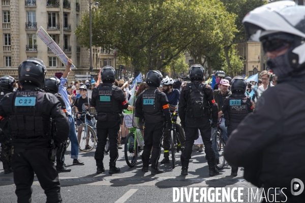 NO BASSARAN - Convoi de l eau à Paris 